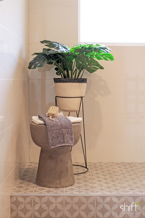 Bathroom with Industria stool
